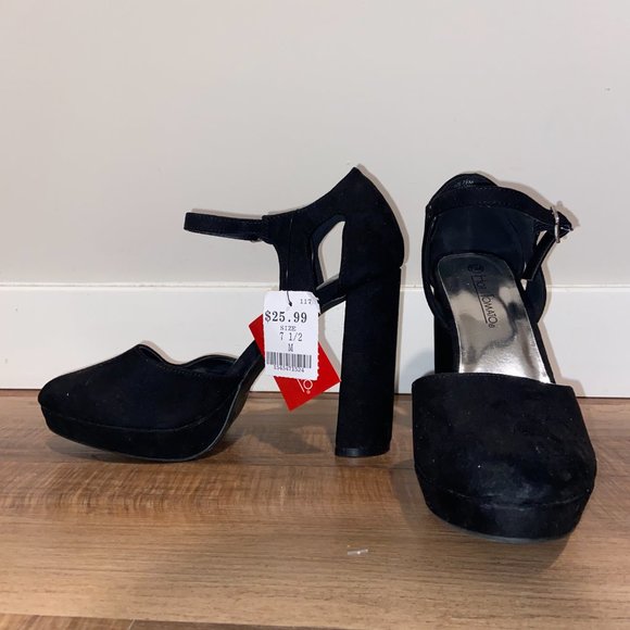 NEW! Black Close-Toed Heels, Size 7.5 - Picture 2 of 3